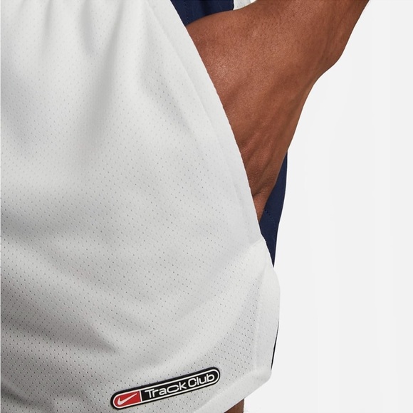 Large Nike Running Shorts - Picture 5 of 11